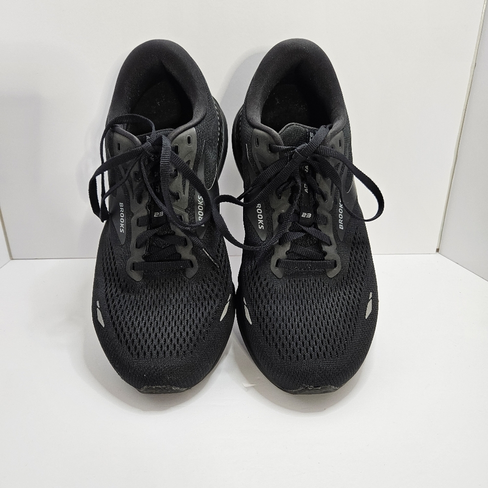 Brooks adrenaline GTS 23 size 10 1/2